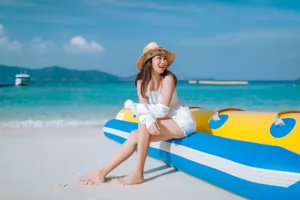 KAHUNG BEACH (CORAL ISLAND)